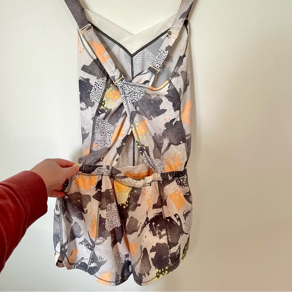 Lululemon Be Free Runsie Mini Art Pop White Multi Size 6 - Picture 9 of 14